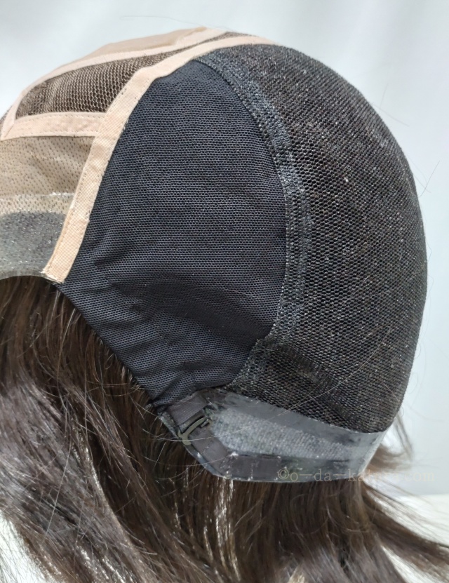 アジャスターで調節可能