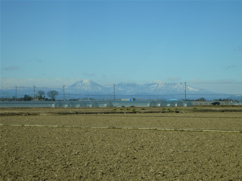 雪化粧の日光連山