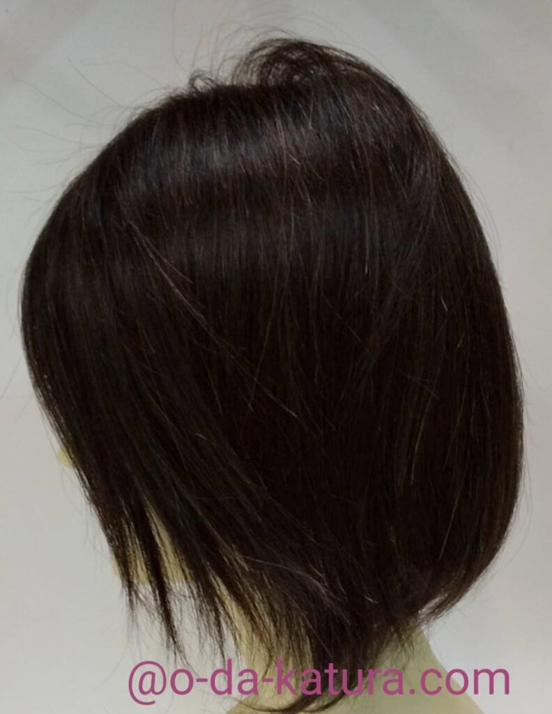 ご自身の髪で作った医療用ウィッグの横の画像