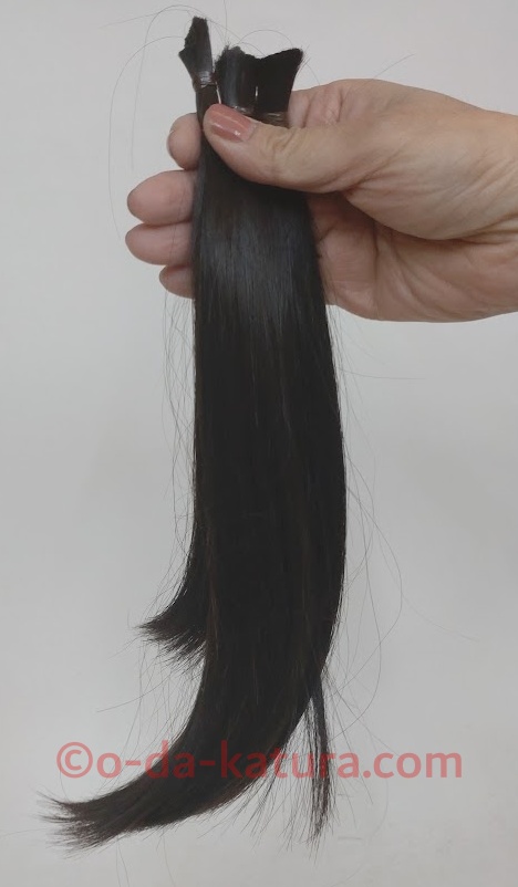 自毛の付け毛キャップ製作のためにカットした自毛
