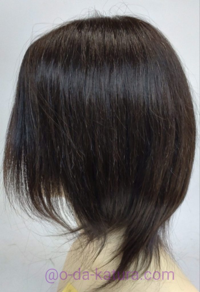 娘さんの髪で作った医療用フルウィッグの横から