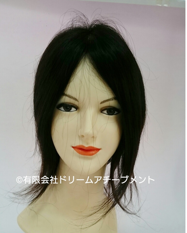 ご本人の自毛約30〜40cmを使いレイヤーを入れて長めに仕上げた医療用ウィッグ