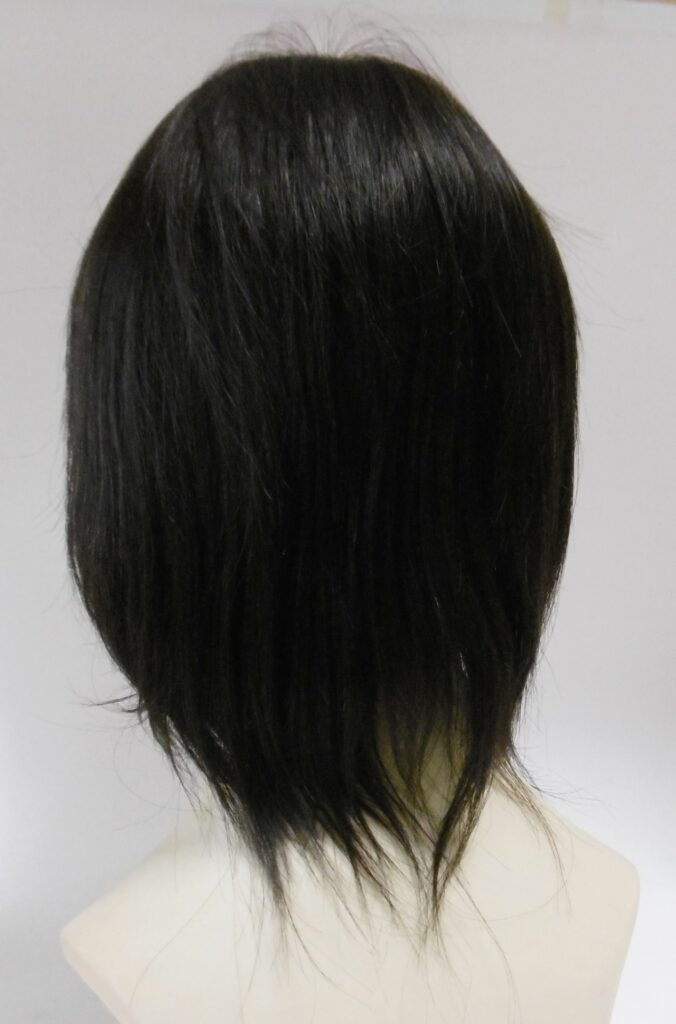 ご本人の自毛約35cmで作ったサラサラのセミロング医療用ウィッグを後ろから見たところ