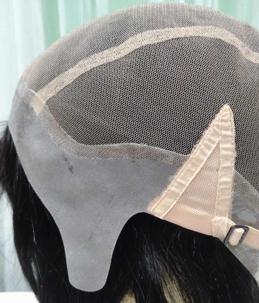 樹脂製の揉み上げで生え際が出せる
