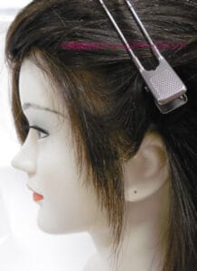 耳周りのおくれ毛を作った後のウィッグ